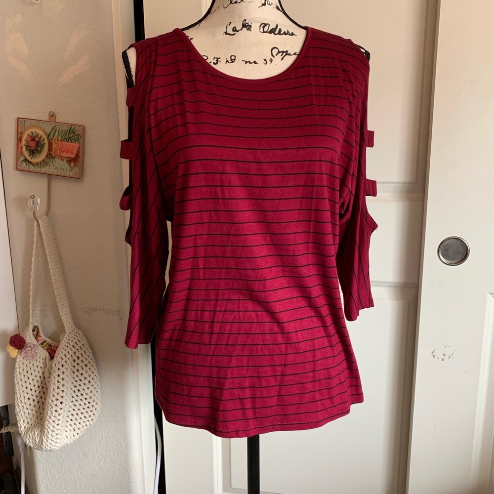 Bobeau cold shoulder top
